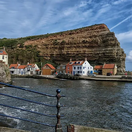 Rockpool Staithes